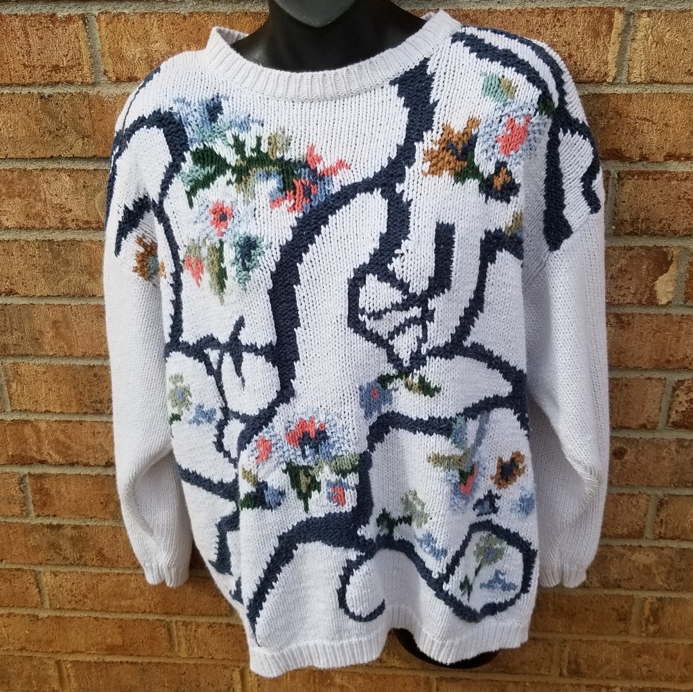 Vintage Chunky White Floral Knit Sweater
